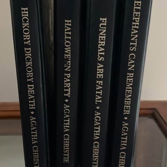 Agatha Christie Hardcover Mystery Collection (Set of 4 Books) - Picture 1 of 5